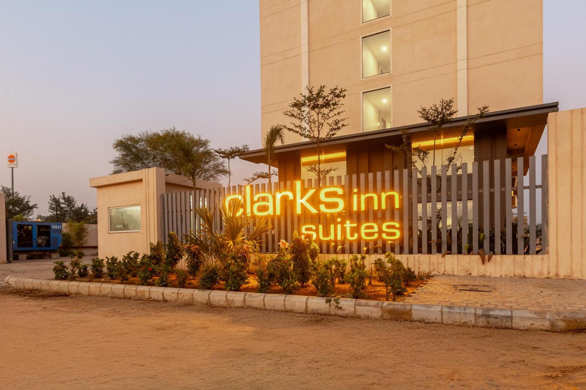 Clarks Inn Suites Jaipur Exterior foto